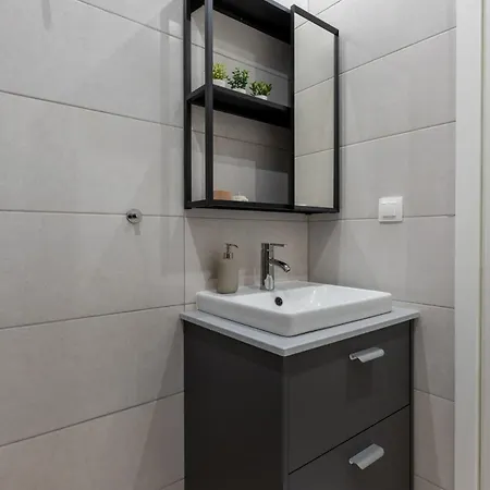 Nest- Cozy & Accessible * Thessaloníki
