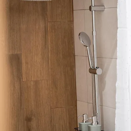 Nest- Cozy & Accessible Thessaloniki