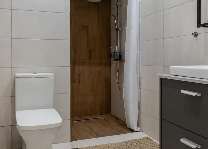 Nest- Cozy & Accessible * Salonicco